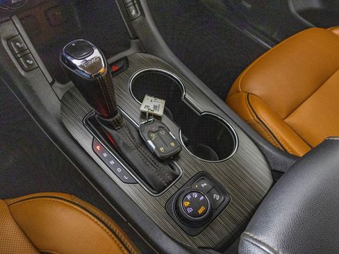 Used 2019 GMC Acadia SLT image 29