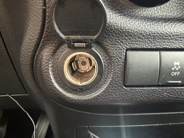 Used 2015 Jeep Wrangler Unlimited Sport w/ Connectivity Group AWD/4WD image 22