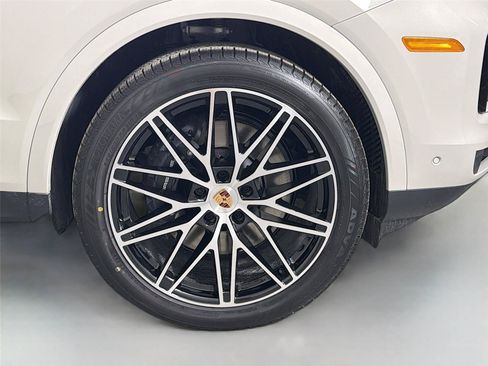 Certified 2026 Porsche Cayenne Coupe AWD/4WD image 14