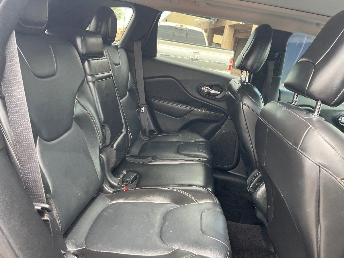 Used 2015 Jeep Cherokee Limited AWD/4WD image 35