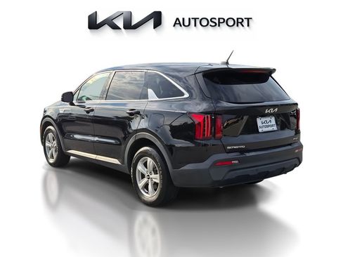 Used 2023 Kia Sorento LX FWD image 10