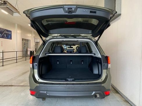 Used 2022 Subaru Forester Premium AWD/4WD image 7
