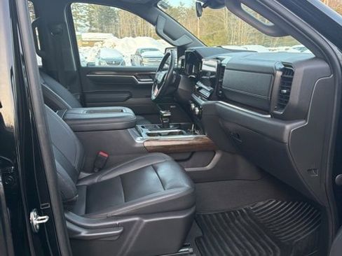 Certified 2022 GMC Sierra 1500 Elevation w/ Elevation Premium Package image 12