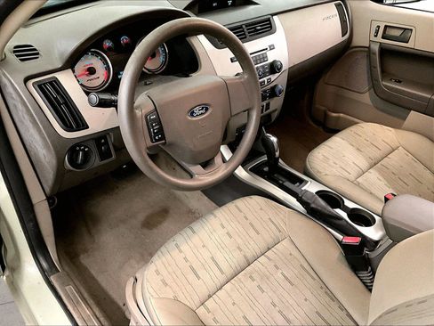 Used 2011 Ford Focus SE FWD image 12