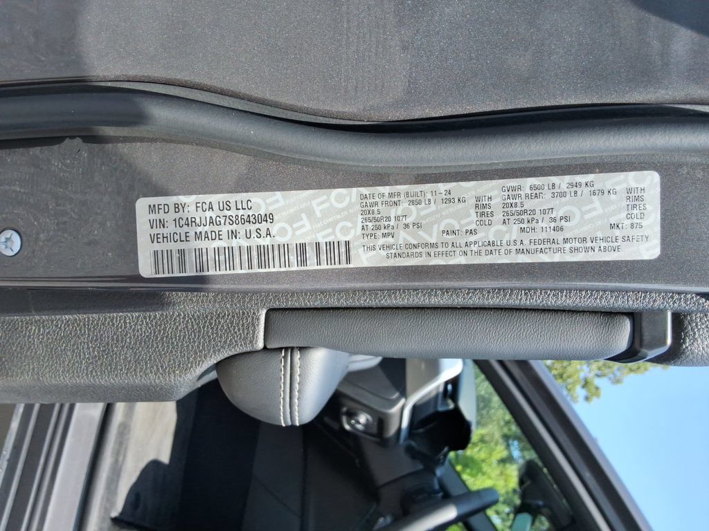 Used 2025 Jeep Grand Cherokee L Altitude RWD image 39