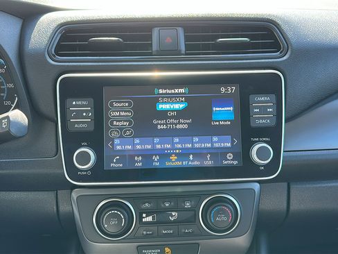 Certified 2022 Nissan Leaf S image 18