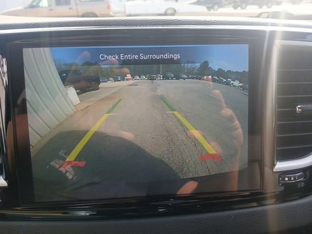 Used 2025 Chrysler Pacifica Select FWD image 35