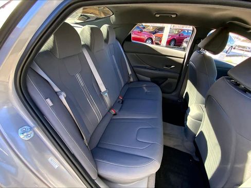 Certified 2024 Hyundai Elantra SEL image 20