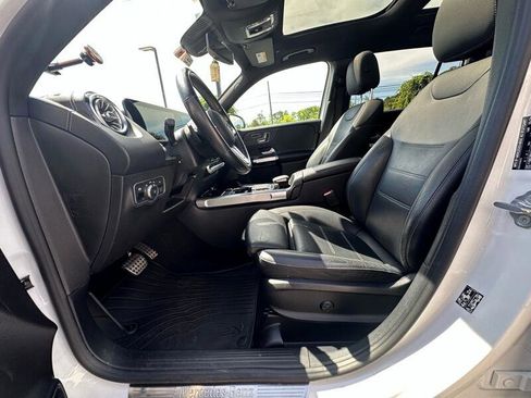 Used 2021 Mercedes-Benz GLB 250 image 24