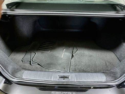 Used 2024 Nissan Sentra SR w/ SR Premium Package FWD image 27