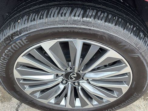 Used 2025 INFINITI QX80 Luxe RWD image 11