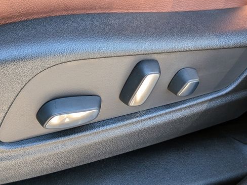 New 2025 Cadillac XT5 Sportv w/ LPO, Blue Accent Package image 10