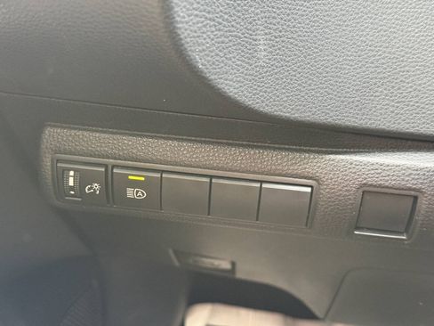 Used 2020 Toyota Corolla SE w/ SE Premium Package FWD image 11