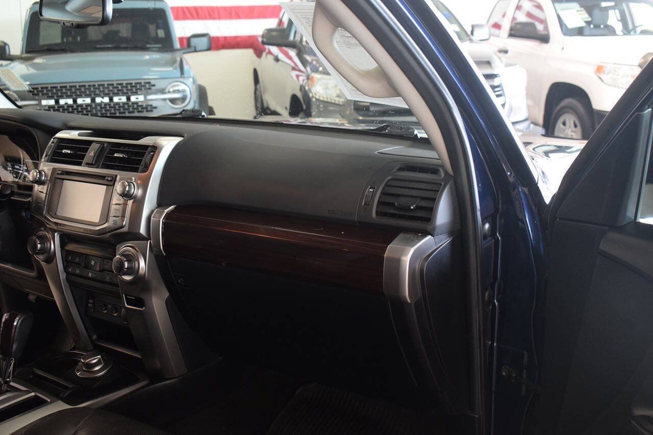 Used 2019 Toyota 4Runner Limited AWD/4WD image 23