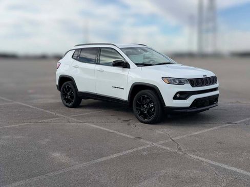 New 2026 Jeep Compass Latitude image 16