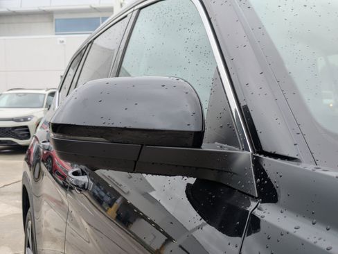 Certified 2024 Volkswagen Atlas SEL Premium R-Line image 12