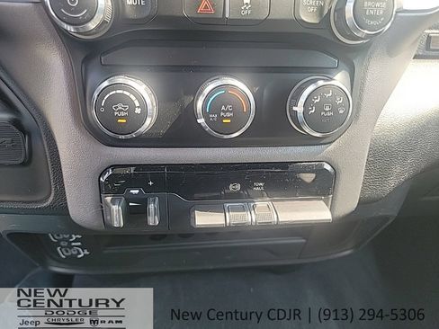 Used 2024 RAM 2500 Big Horn AWD/4WD image 15