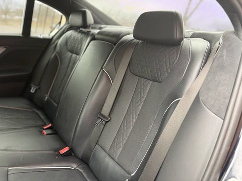 Used 2017 BMW 750i xDrive image 17