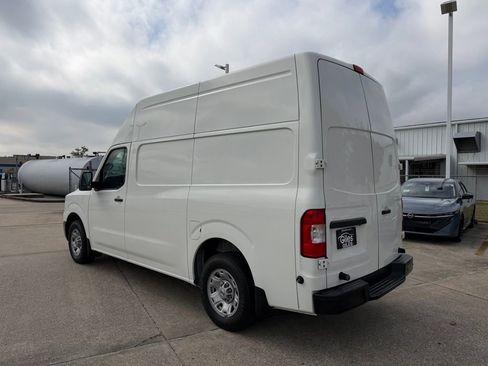 Used 2021 Nissan NV 2500 SV image 4