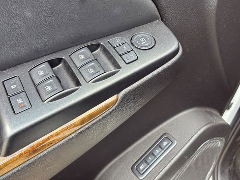 Used 2016 GMC Yukon Denali w/ Open Road Package image 11