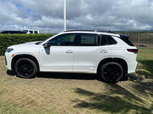 New 2026 Volkswagen Tiguan SE R-Line image 4