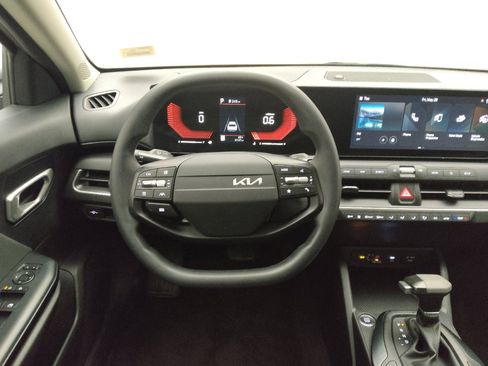 Used 2025 Kia K4 FWD image 22
