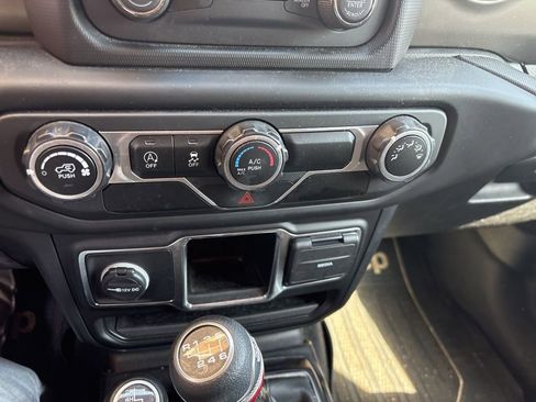 Used 2021 Jeep Wrangler Sport image 17