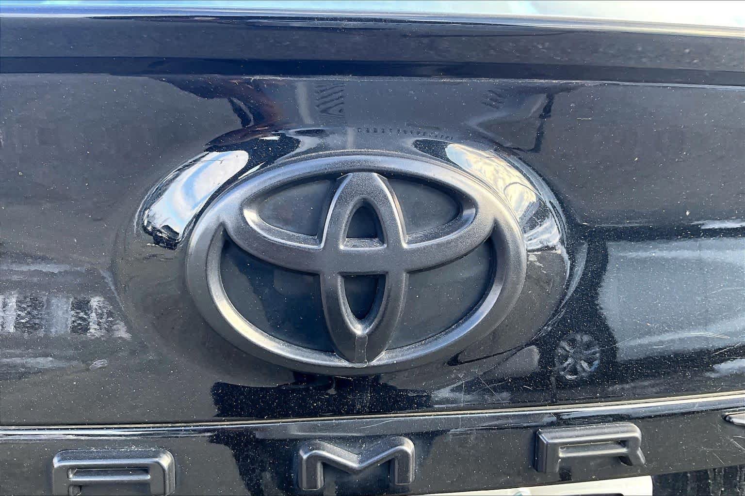 Used 2022 Toyota Camry XSE FWD image 30