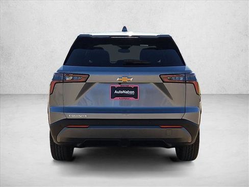 New 2026 Chevrolet Equinox LT w/ Convenience Package II FWD image 8