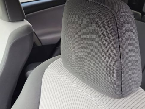 Used 2015 Toyota RAV4 LE FWD image 12
