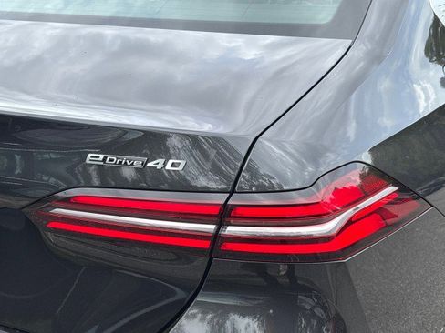 Used 2024 BMW i5 eDrive40i image 10