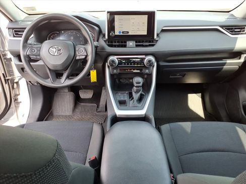 Used 2024 Toyota RAV4 LE image 6