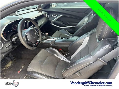 Used 2019 Chevrolet Camaro SS RWD image 6