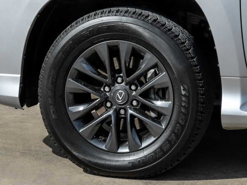 Used 2017 Lexus GX 460 Premium image 57