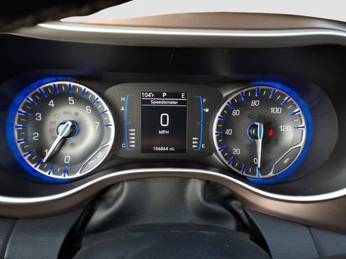 Used 2023 Chrysler Voyager LX FWD image 12