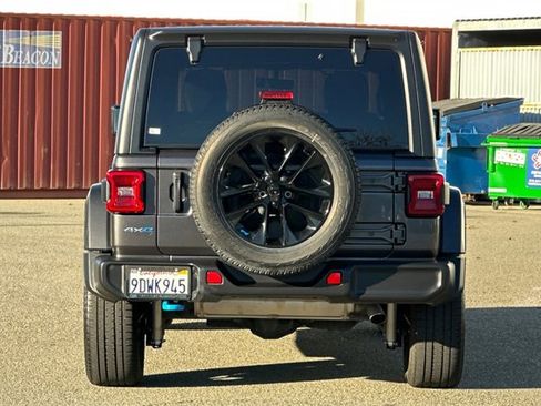 Used 2023 Jeep Wrangler Unlimited Sahara w/ Cold Weather Group image 5