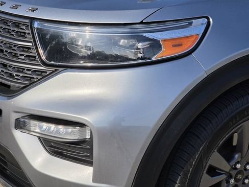 Used 2023 Ford Explorer XLT w/ Equipment Group 202A RWD image 6