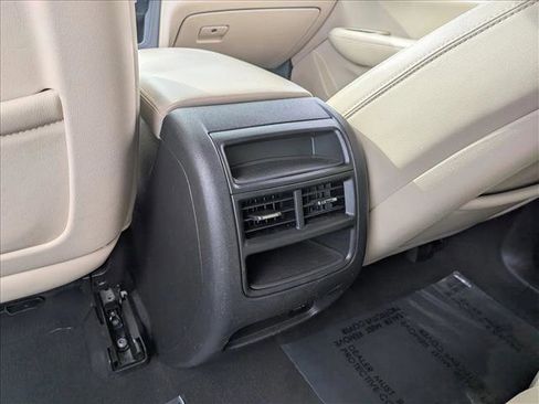 Used 2018 Cadillac XT5 Luxury w/ Driver Awareness Package image 17