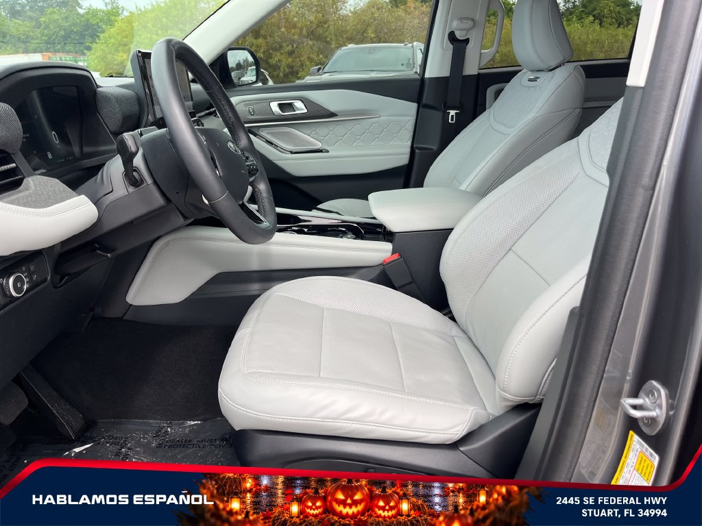 Used 2025 Ford Explorer Platinum w/ Ultimate Package AWD/4WD image 9