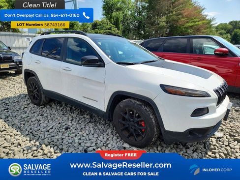 Used 2017 Jeep Cherokee Latitude FWD image 5
