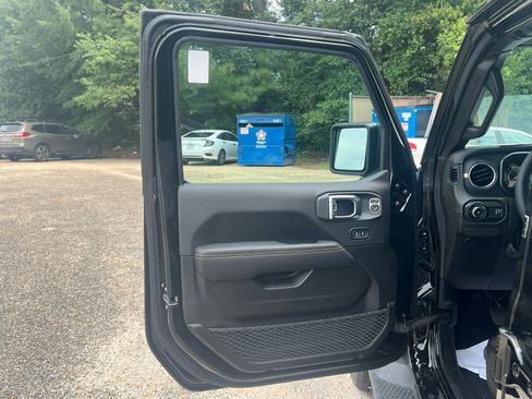 New 2025 Jeep Wrangler Sahara image 20