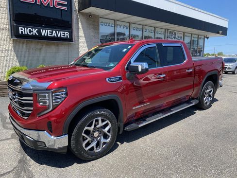 Used 2023 GMC Sierra 1500 SLT w/ SLT Premium Package AWD/4WD image 2