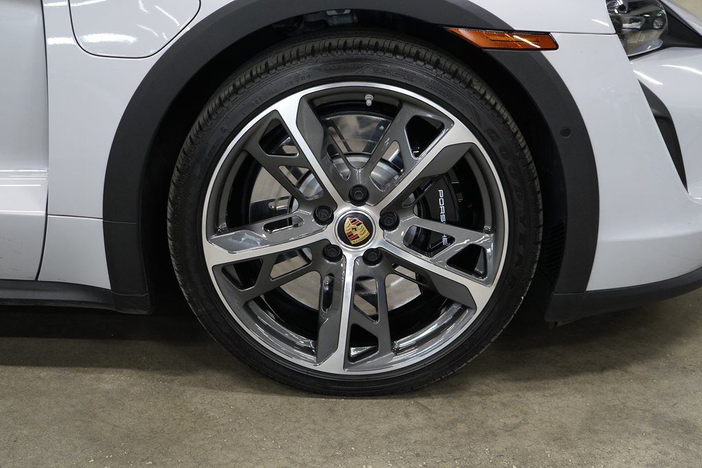 Used 2023 Porsche Taycan 4S AWD/4WD image 38