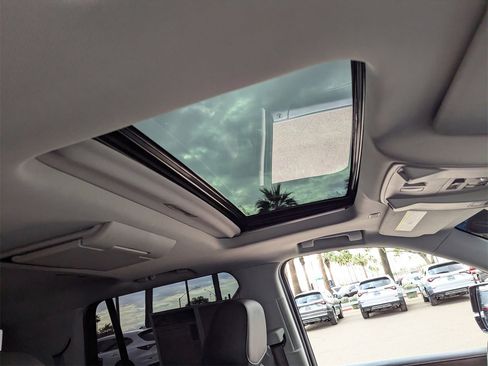 Used 2019 Cadillac Escalade Luxury image 12