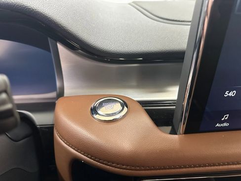 Used 2024 Lincoln Aviator Reserve w/ Equipment Group 201A image 20