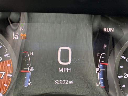 Used 2025 Jeep Compass Limited image 41