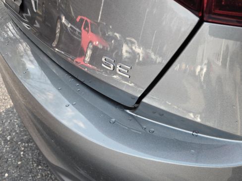 Certified 2024 Volkswagen Jetta SE image 9