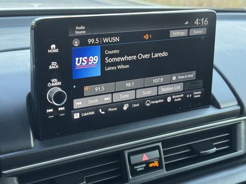 Used 2023 Honda Pilot Elite image 12