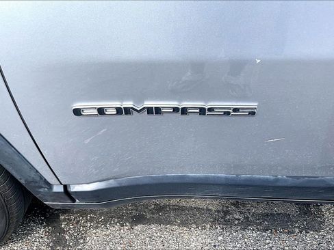 Used 2019 Jeep Compass Limited FWD image 7