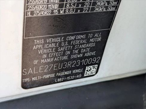 Used 2024 Land Rover Defender 110 X-Dynamic SE AWD/4WD image 23